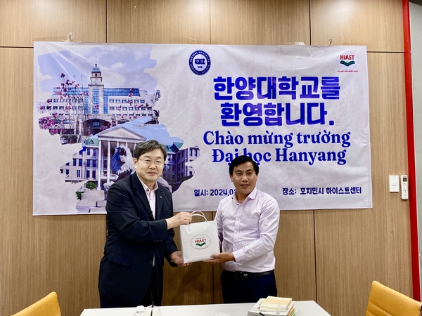 giám đốc Trịnh Thêm liên kết với trường đại học Hanyang Hàn Quốc