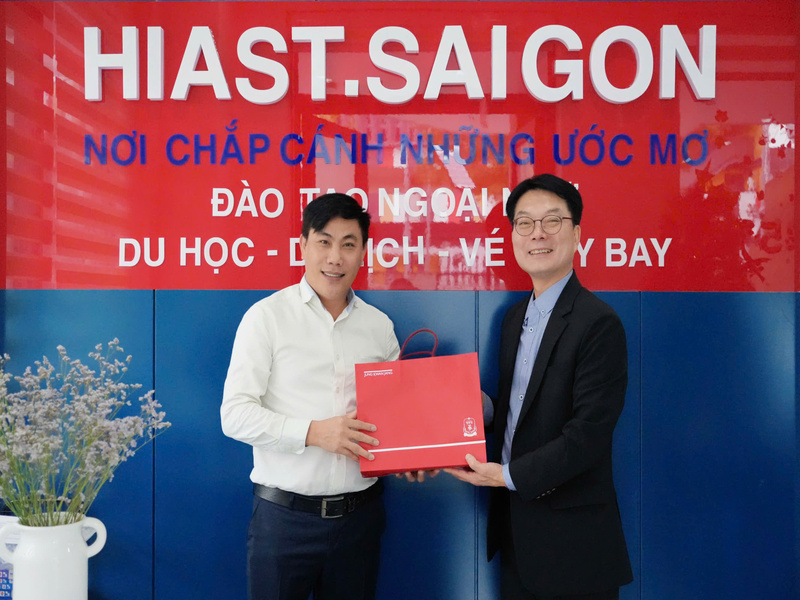 Đại Học Sunmoon tặng quà Du Học Hiast Ngày 18/12/2024