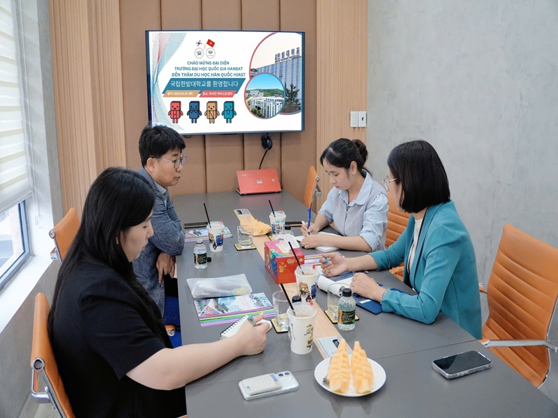 Trường Đại học Quốc gia Hanbat gặp gỡ Du học Hiast 25.3.2025
